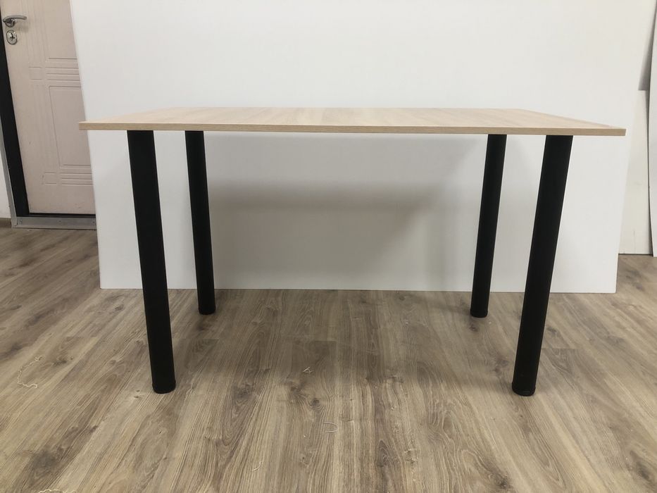 Продам стол новый