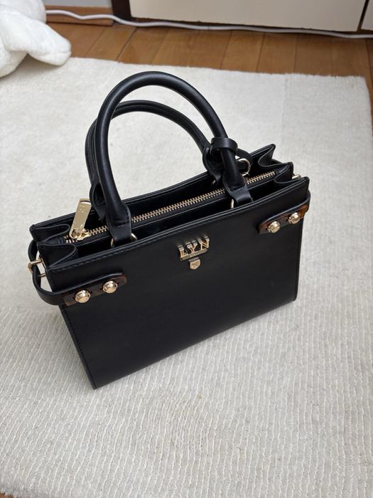 LYN black Handbag