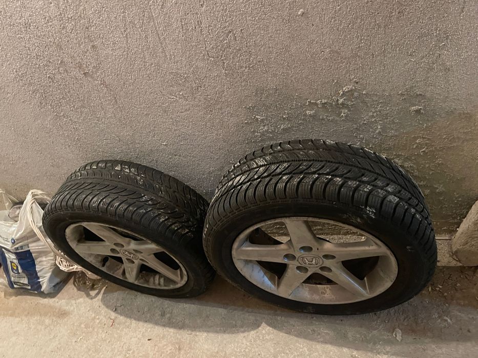 Продавам джанти 16-ки за Honda С гуми .