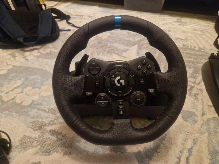 Vând volan logitech g923 pentru pc ps4 ps5+schimbător