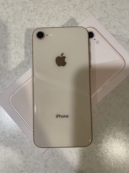 iPhone 8 (с коробкой)