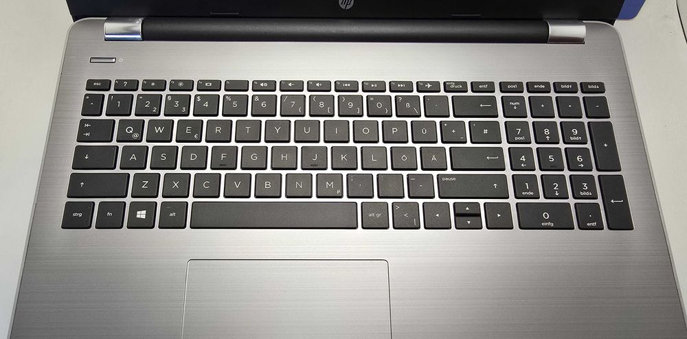 HP 15-BS139NG   i7 8550U/8GB/256SSD/500HDD/AMD R7 M340-4GB/FHD