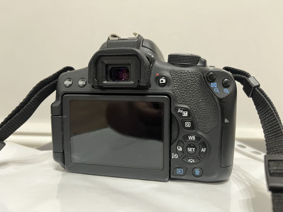 Canon EOS 750D - Топ състояние