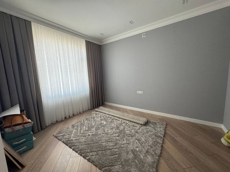 3 қаватли 6 хонали ховли сотилади Кулол