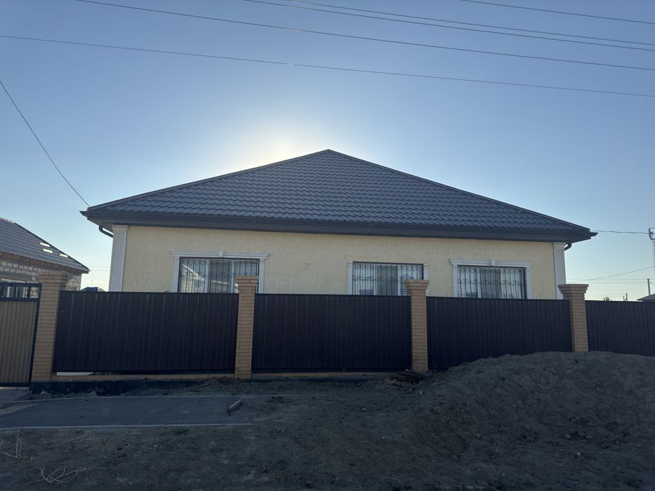 Продам дом 15*12 и с летной кухной с гаражем 18*5