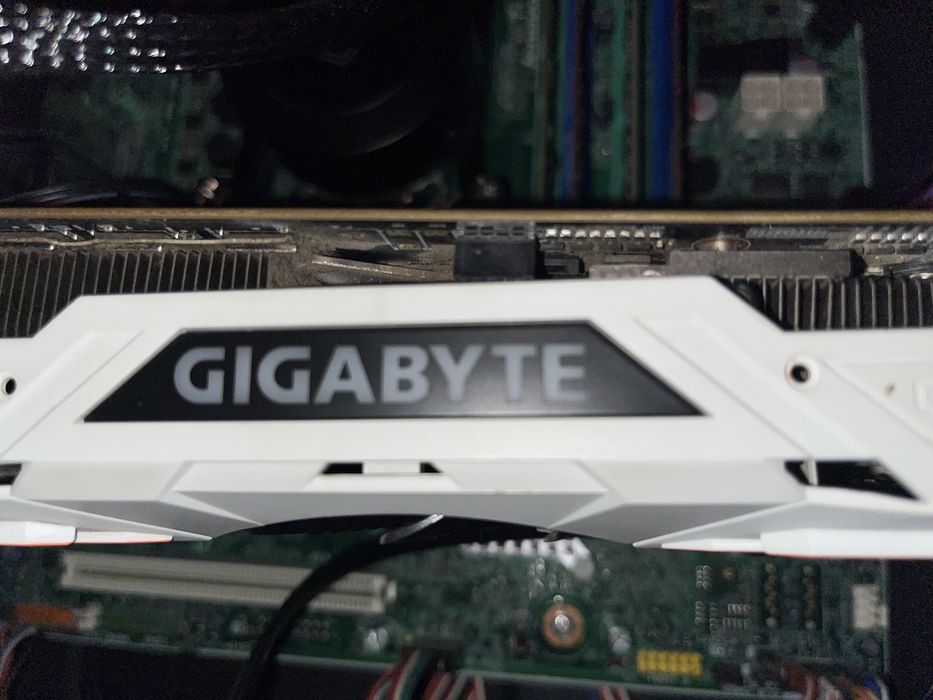Placa video GTX 1080ti 11GB Gigabyte White