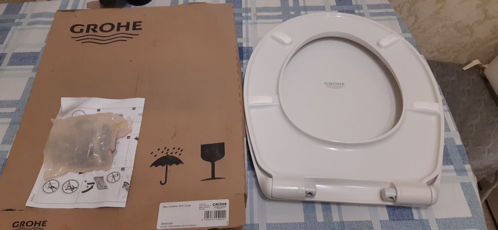 Крышка от унитаза с доводчиком