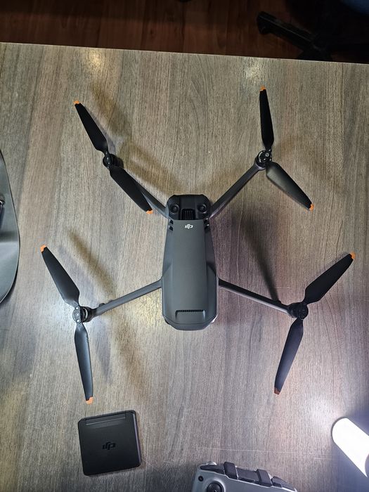 Dji mavic 3 с 2 камери , Nd филтри и 2 батерии