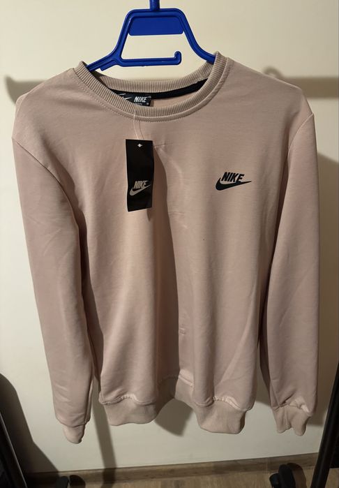 Блузи nike,boss zara на 20 лв броя