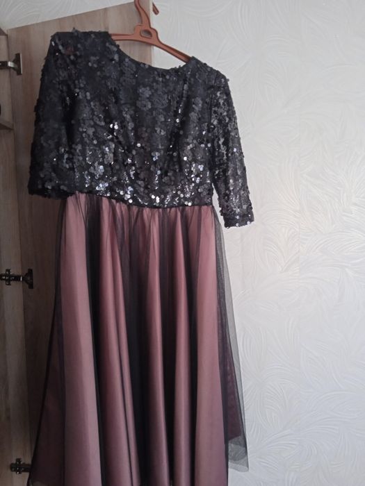 Продам платье новое