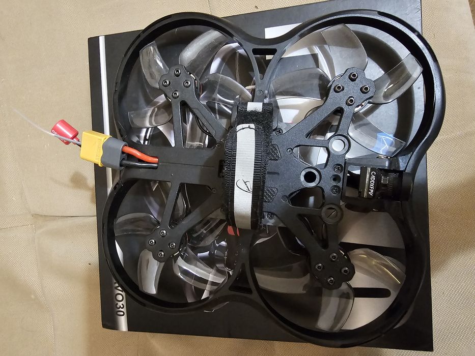 Drona BetaFPV Pavo30