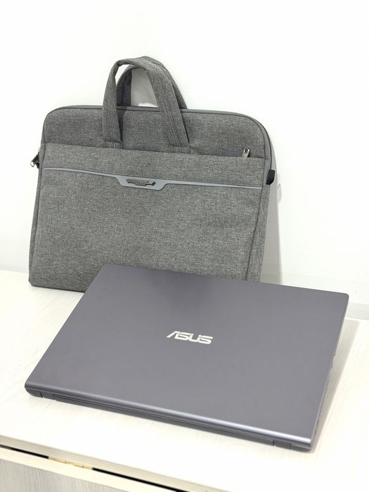 Ноутбук asus в полном комплекте