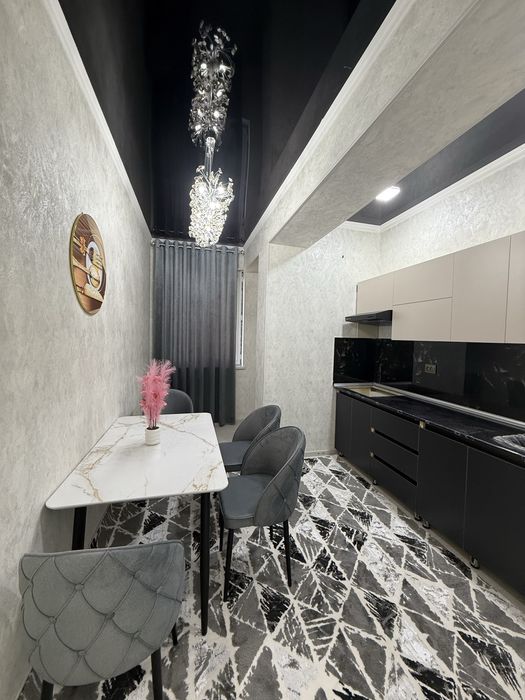 5 Mikrayon Shayx Bozorcha Oldida 2 xonalik 3 etaj Uy Sotiladi Srochni