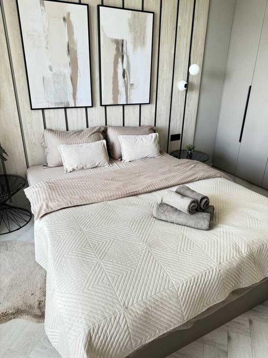 Дава се под наем Двустаен апартамент в Бургас, Изгрев - 65 кв.м за 1020 € - Снимка #2