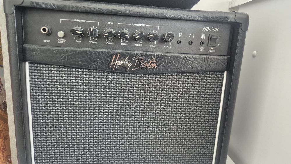 Vand set de chitara electrica harely benton + stand si amplificator