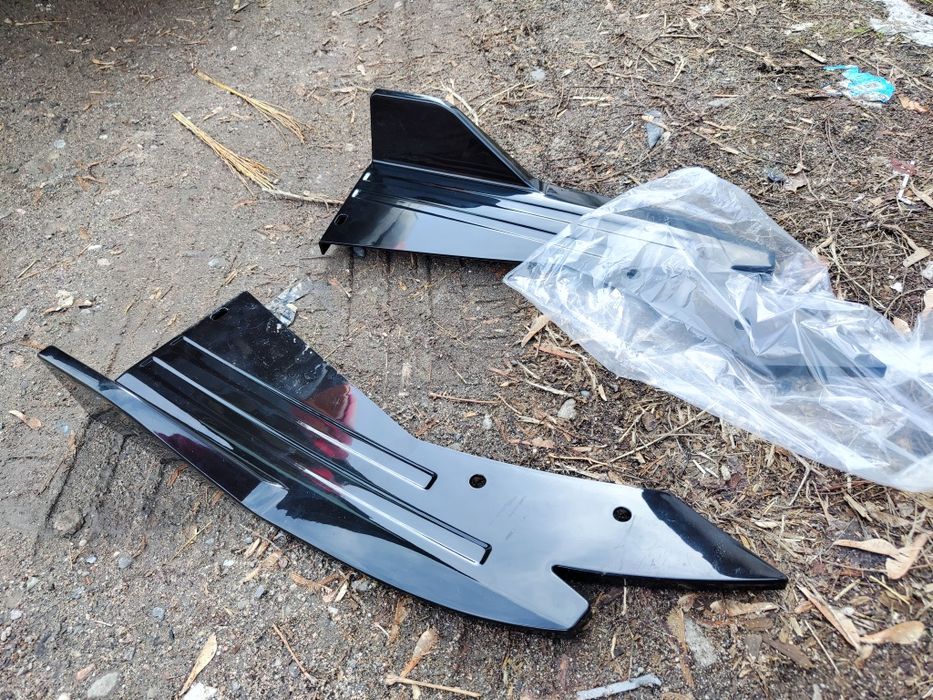 Продам сплиттера накладки на бампера