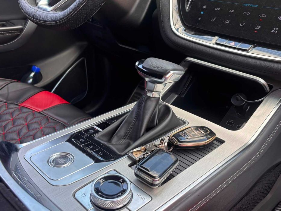 Продам автомобиль Jetour X70