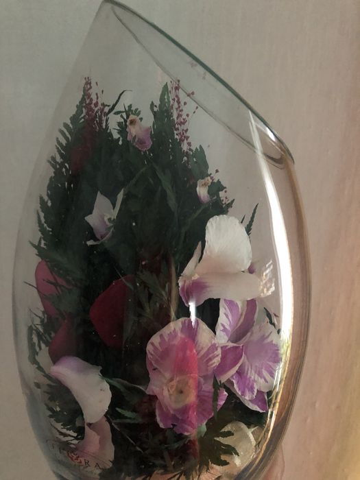 Цветы к 8Марта в вазе