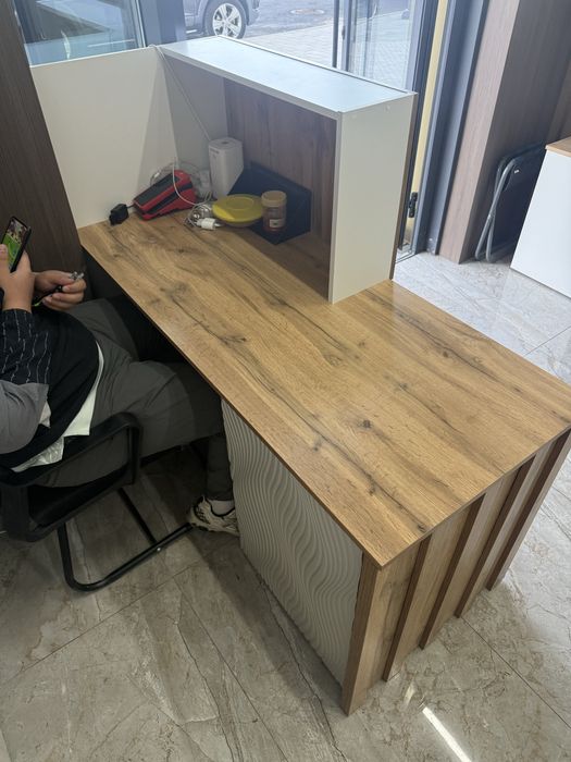 Стол Ресепшен для магазина