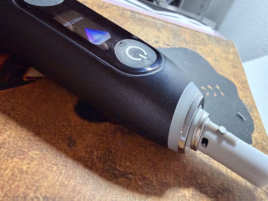 Periuta Oral B io9 black