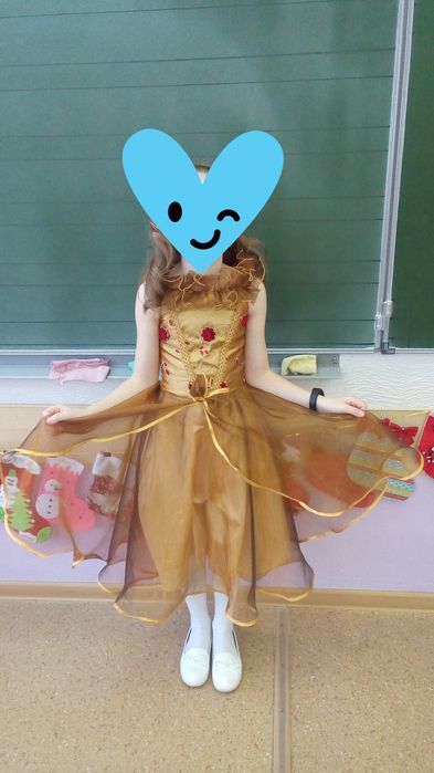 Нарядное платье на девочку 8-10 лет