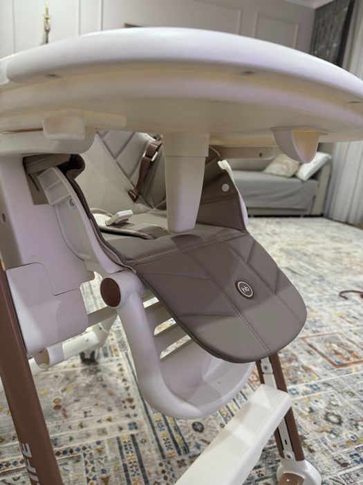 Стулчик для кормления HB