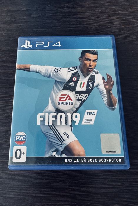 Продам FIFA 19 для PS4