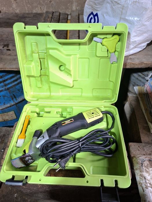 Qoʻy yungini oladigon mashinka sotiladi