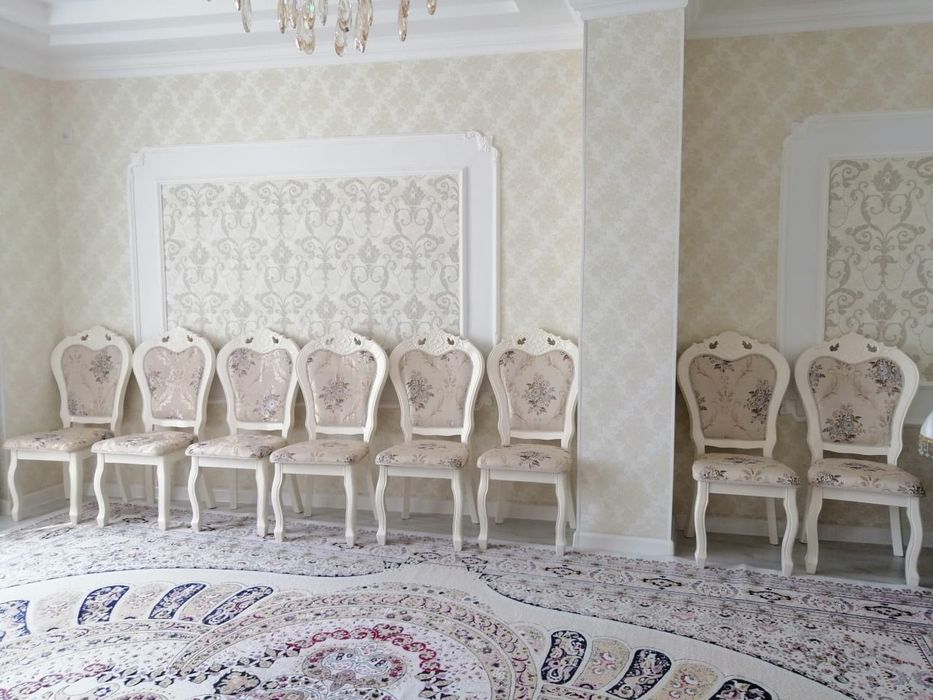 Продам стол с 12 стульями