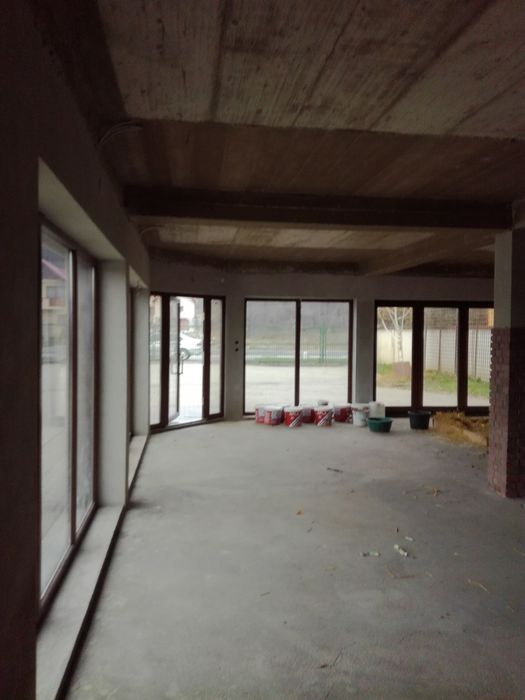 Imobil situat la intrare in Gherla pe DN 1C