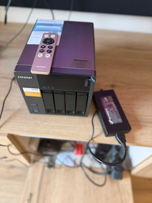 Продавам NAS QNAP TS-453A с 24TB дискове