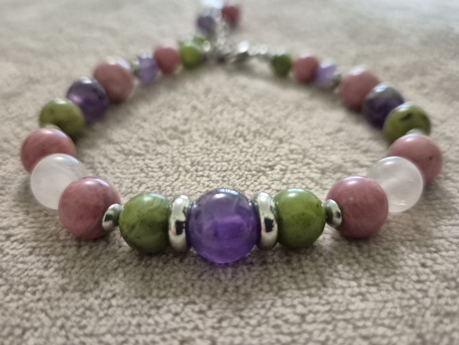 Bratara  din  ametist, jad canadian, rodonit si cuart roz