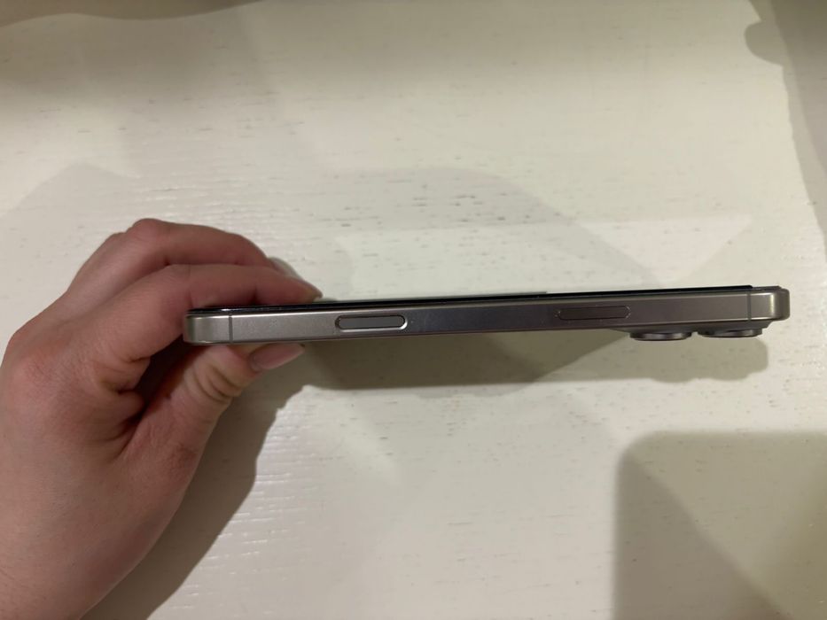 Продаю iPhone 16 Pro Max, 256 GB