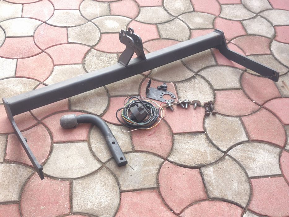 Cârlig remorcare Renault Megane II / Cui tractare Renault Megane II