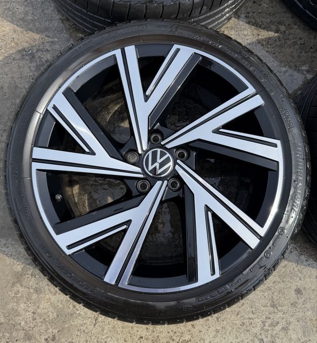 Jante / Roti VW Golf 8 R Line : 225 40 18, Dot 2024 VARA