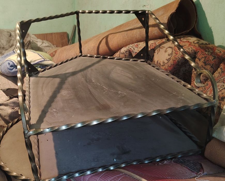 Продаётся полка под телевизор