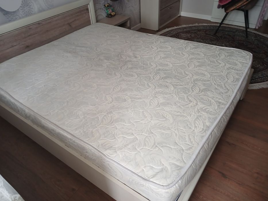 Продам  б/у матрас