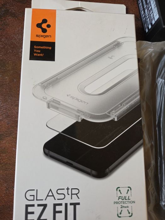 Samsung Galaxy S23 ca nou, impecabil, cu 6 huse + folie cadou