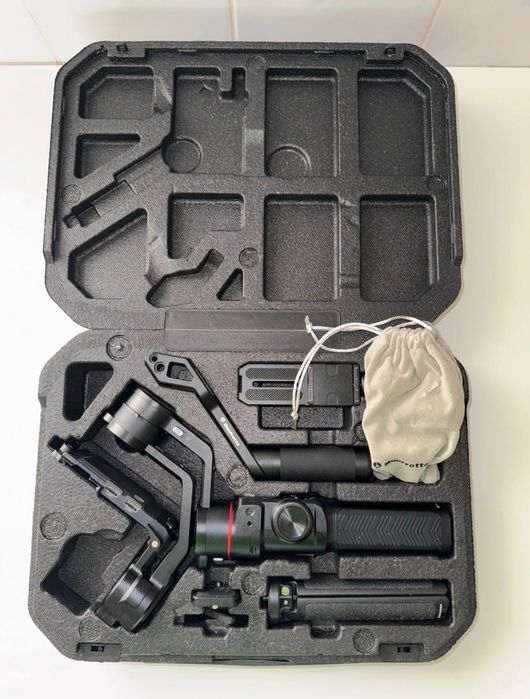 Vând Stabilizator Gimbal Manfrotto MVG220 complet la cutie, impecabil