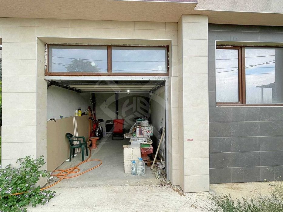 Продава се Къща в Варна, м-т Сотира - 540 кв.м за 834 €/кв.м - Снимка #11