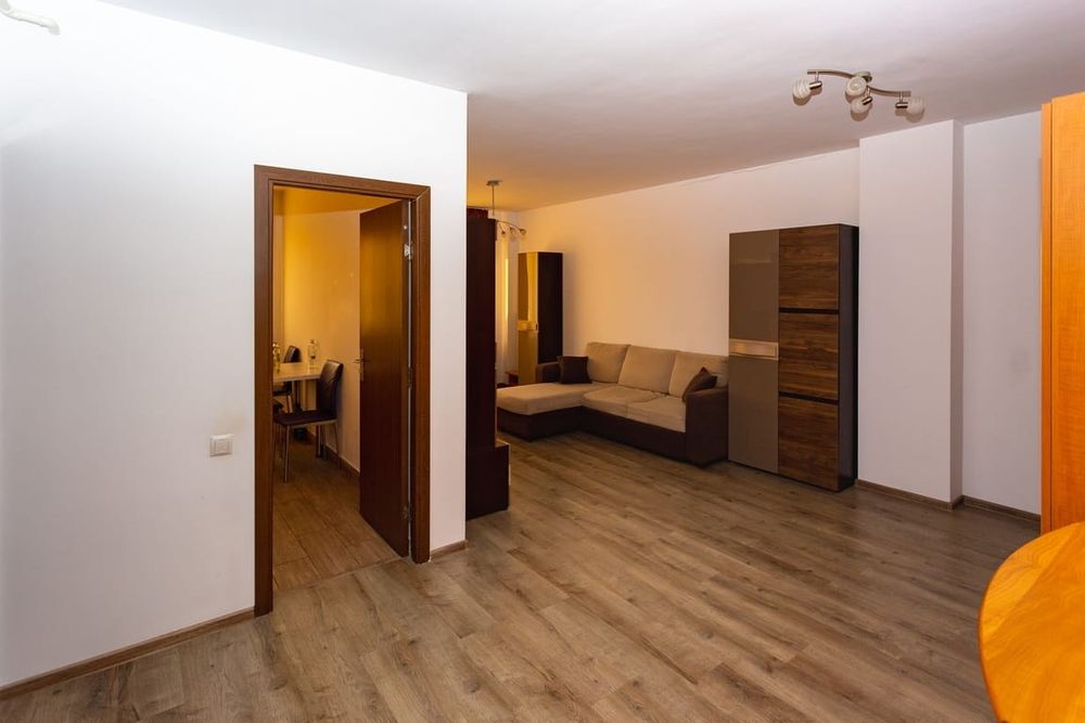 Inchiriez apartament Str Corneliu Coposu