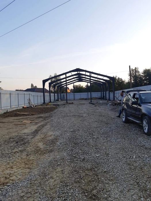 Hala metalica 16m x 25m x 4.5m : - Stâlpii din profile IPE 240; - Grin