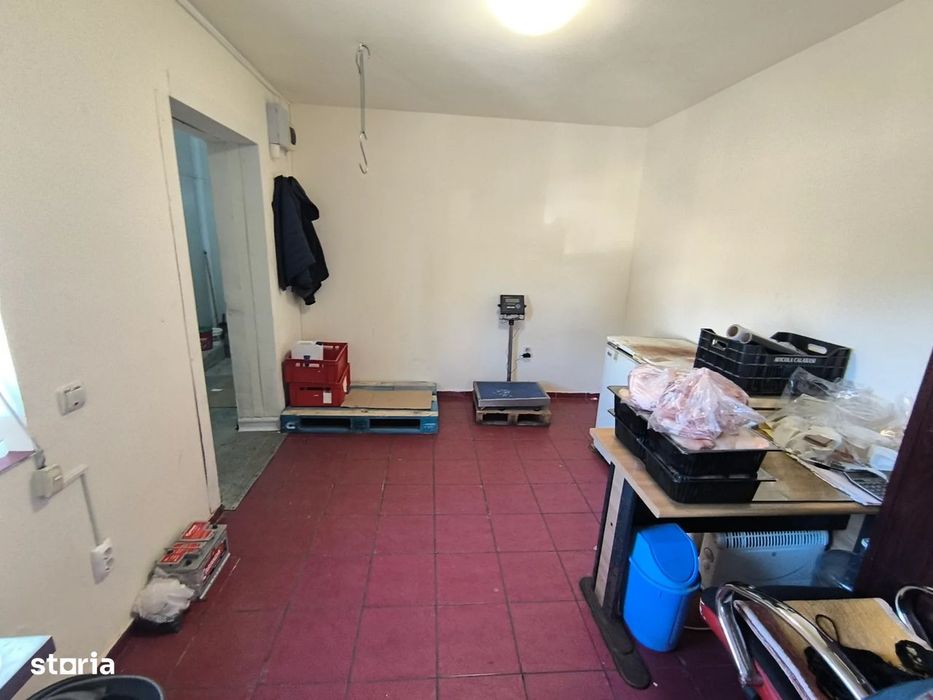 PESCARIE - Birouri si depozit frigorific !