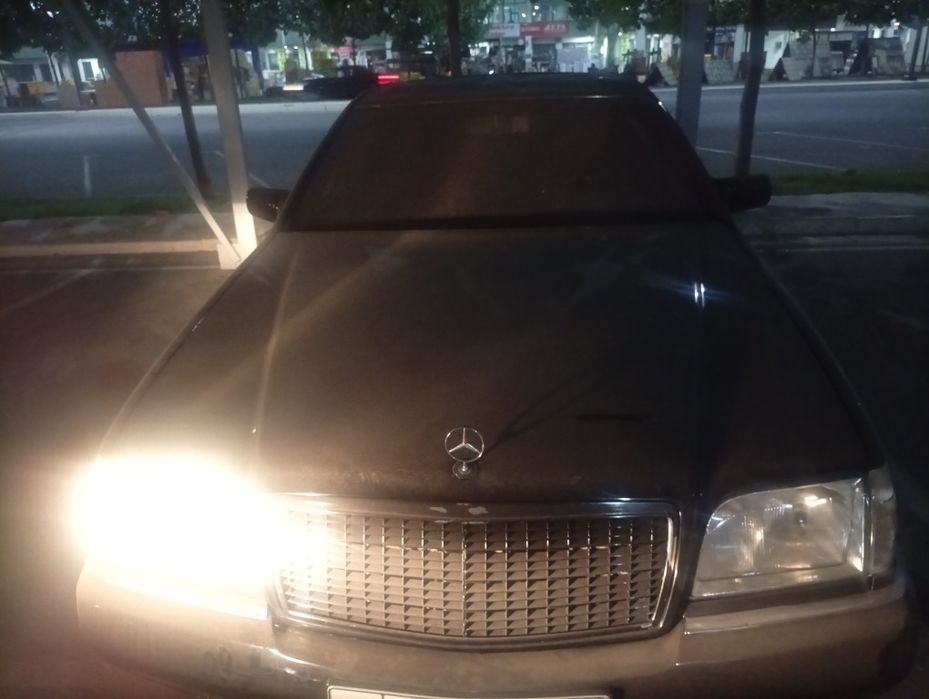 Mercedes W140 black