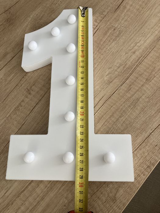 Цифра едно за декорация