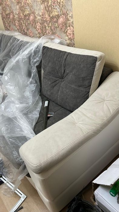 Продам диван в хорошем состоянии.