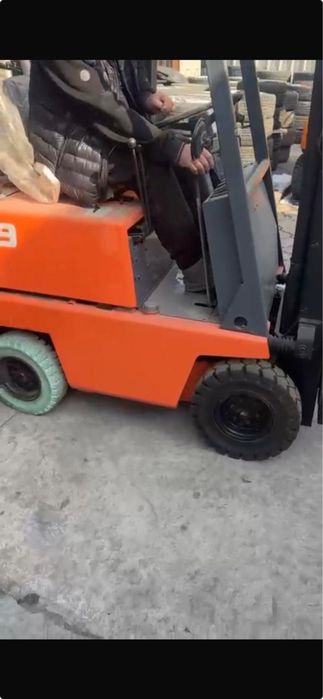 Погрузчик вилочный Toyota