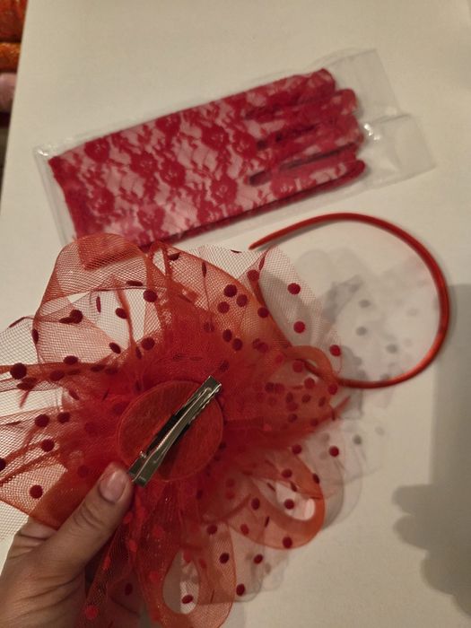 Перчатки красные