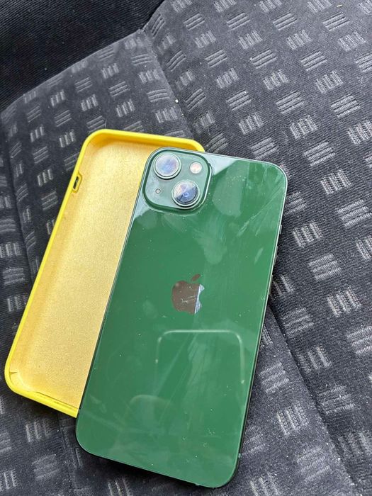 iPhone 13 много запазен 199€