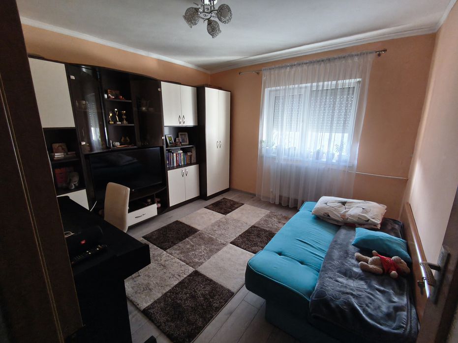 Vând apartament tip Pb 2 camere zona Rogerius